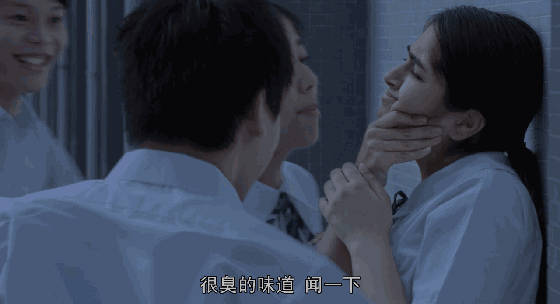 她居然亲手杀死了自己的父母，这部港片比《踏血寻梅》还残酷
