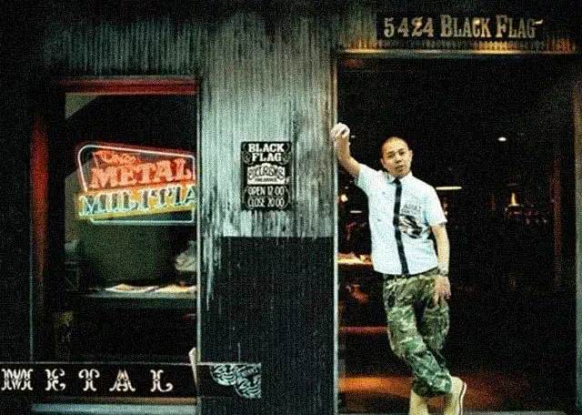 一个穿了一辈子匡威的人，影响了半个潮流圈