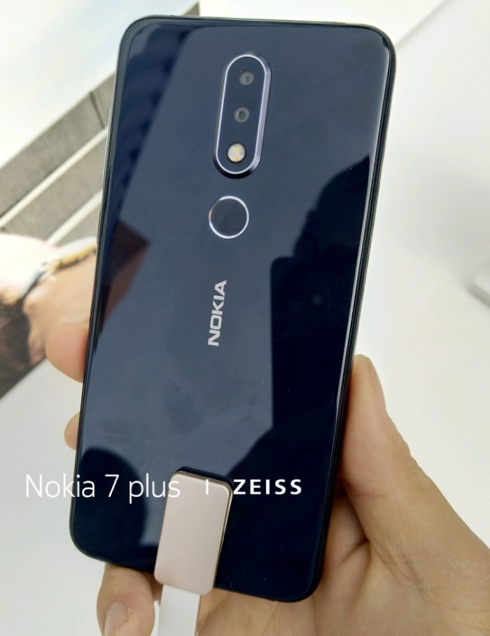 Nokia X真机外观设计图赏 千元手机中又一新挑选