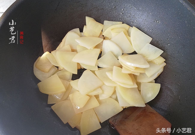 图片[5]-青椒炒土豆片 简单的食材 就是这么好吃 做法很简单 不信试试-起舞食谱网