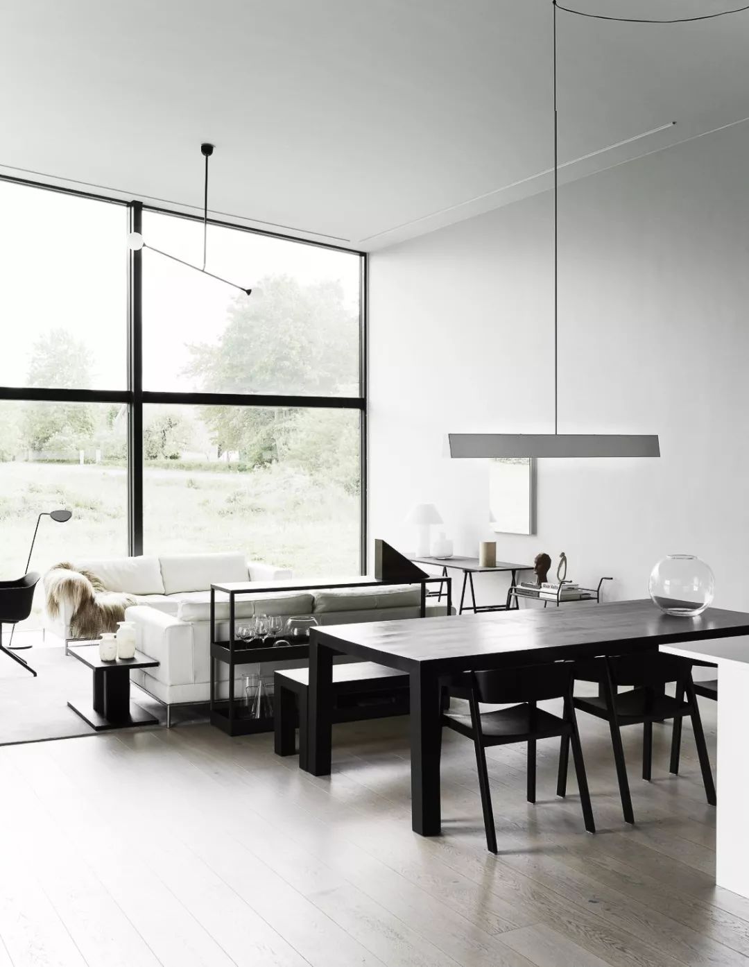 我原本以为北欧风已经很简单了,没想到还有极简北欧风……