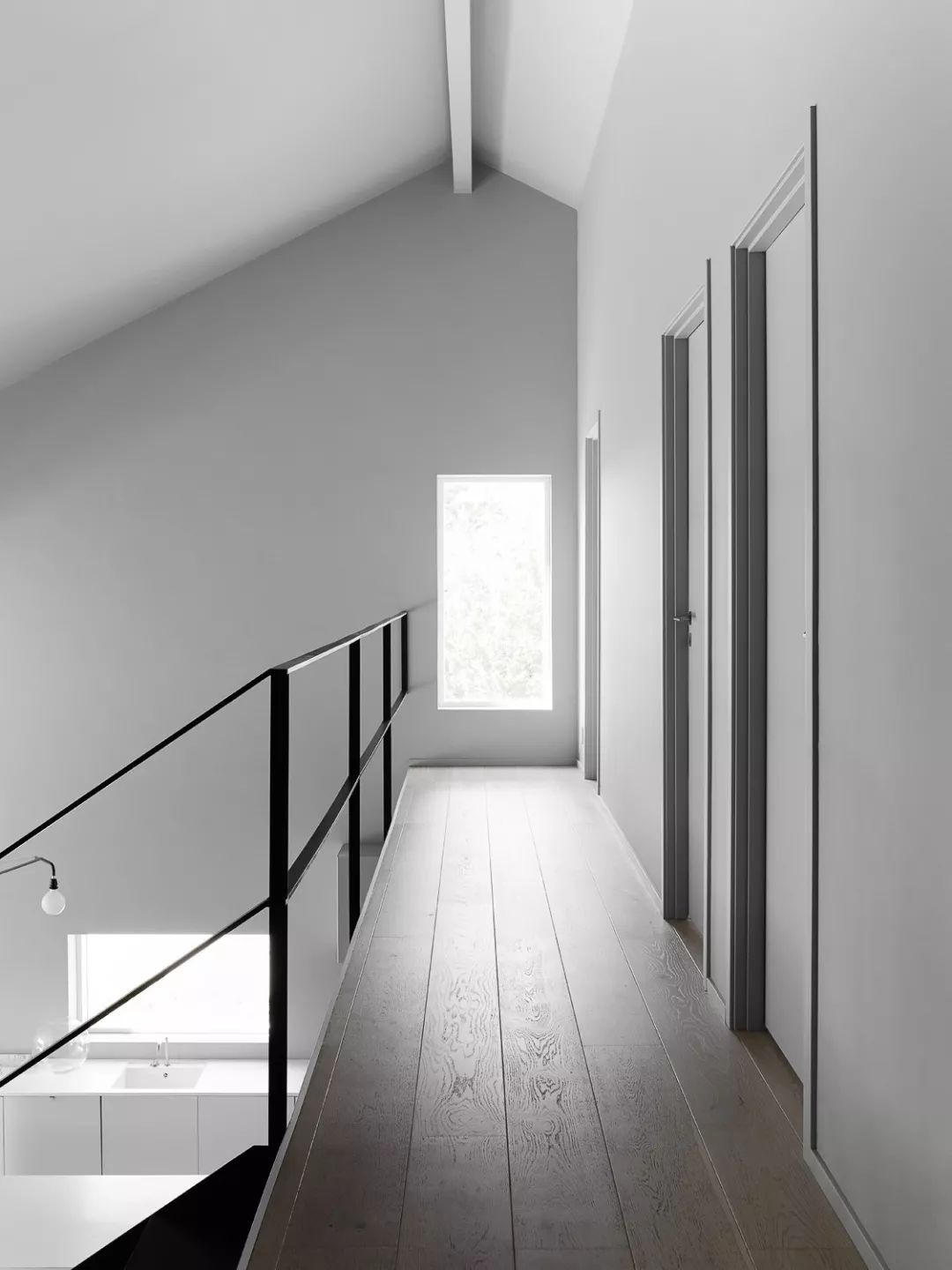 我原本以为北欧风已经很简单了,没想到还有极简北欧风……