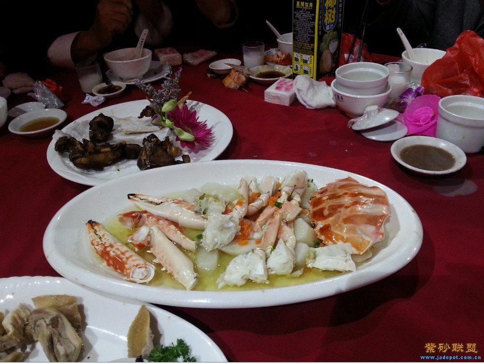 結婚宴上母親要打包飯菜 被岳母嘲諷寒酸 結帳的時候經理卻免單
