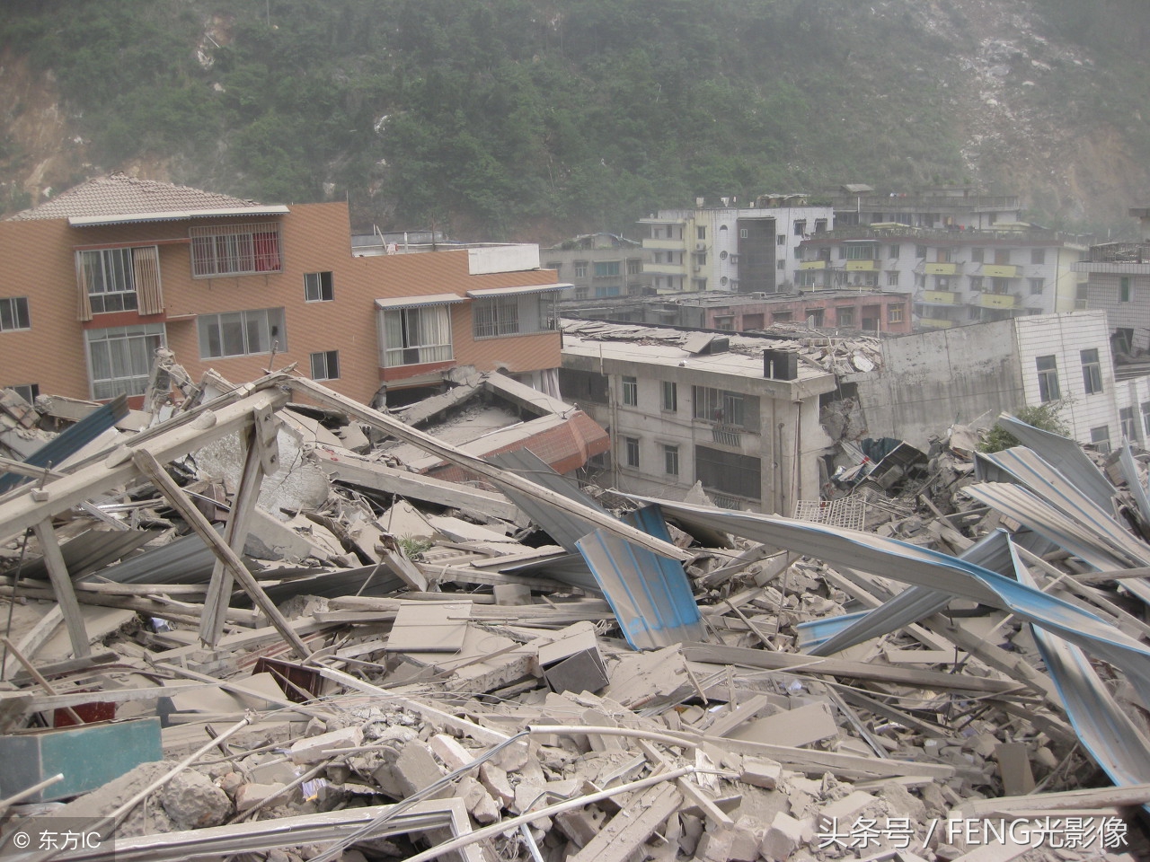 汶川地震恐怖真实图片(回望10年前那场“千年不遇”大地震，10张图片触目惊心)