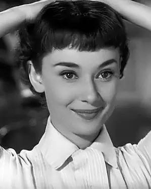 英语美句｜10句奥黛丽赫本座右铭送给你！