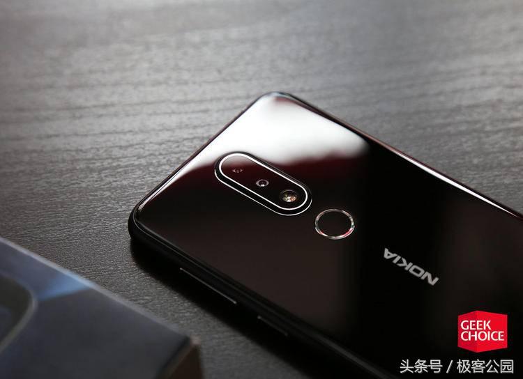 Nokia X6 感受：流行的「刘海屏」和骁龙处理器 636，却要是 1299 元