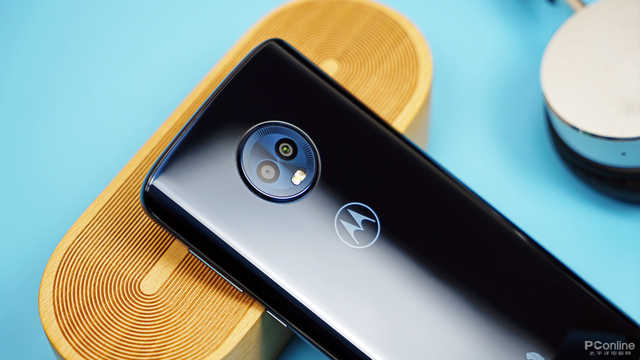 moto 青柚1s评测：年轻人的高颜值社交手机