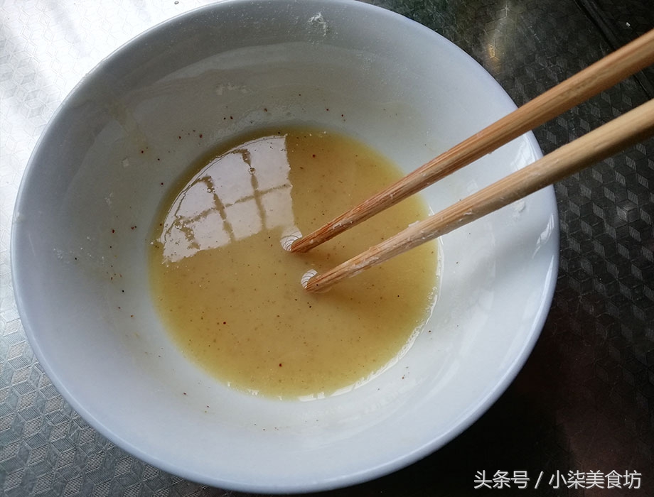 图片[8]-葱花饼这样做 外焦里软 不用发面 筷子搅一搅 做法超级简单-起舞食谱网