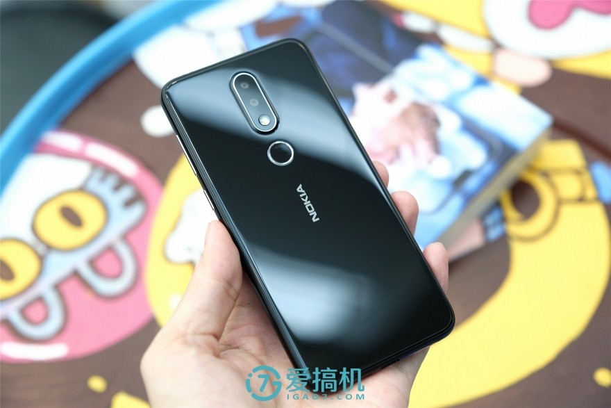 诺基亚首款亲民刘海屏新机，Nokia X6上手体验评测