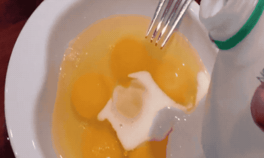 图片[2]-炒鸡蛋做法步骤图 教大家一个小秘方炒出来更蓬松-起舞食谱网