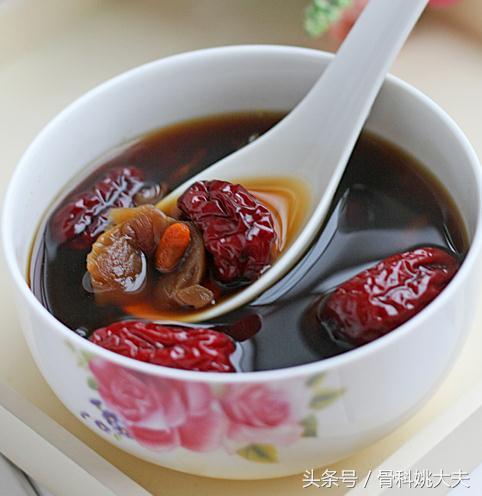 喝红枣桂圆枸杞水有什么好处？