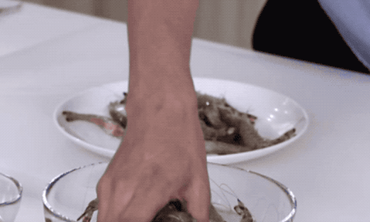 图片[1]-做法步骤图 白灼大虾你真的做对了吗原来白灼大虾煮的时间这么-起舞食谱网