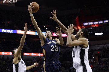 nba乌龙球有哪些(NBA五大乌龙球事件,阿西克乌龙球绝杀,詹姆斯也上榜)