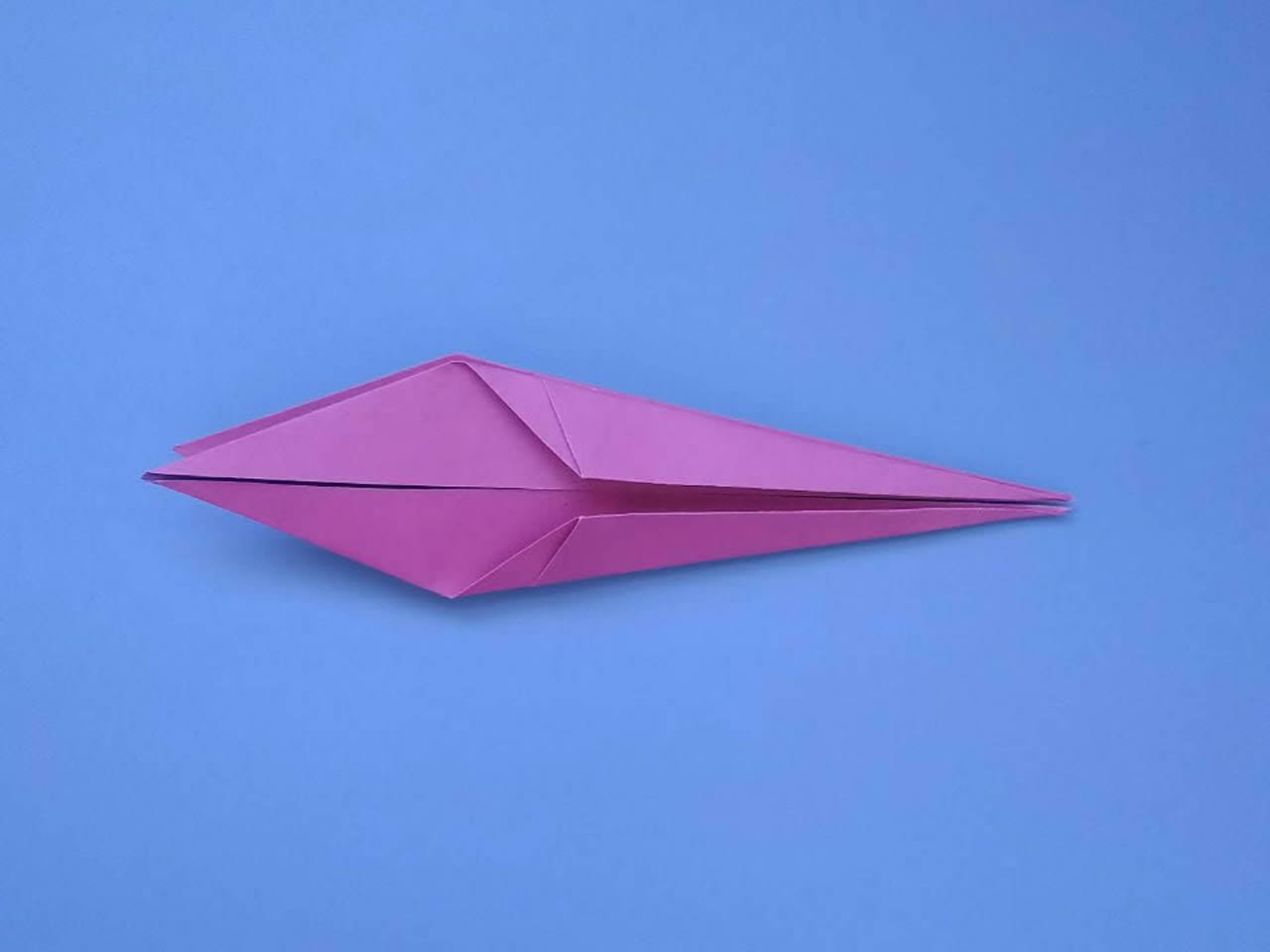 叠纸鹤(亲子diy 纸鹤折纸,简单几步就能做出来,手工折纸大全教程)