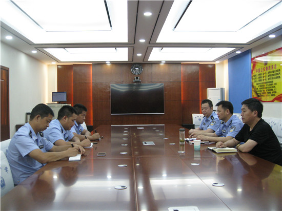 石棉县公安局治安支部对申请入党民警开展