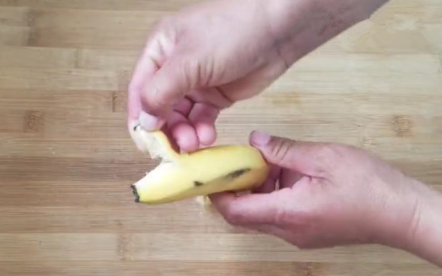 图片[2]-糯米香蕉丸子做法步骤图 好吃易做 软糯香甜-起舞食谱网