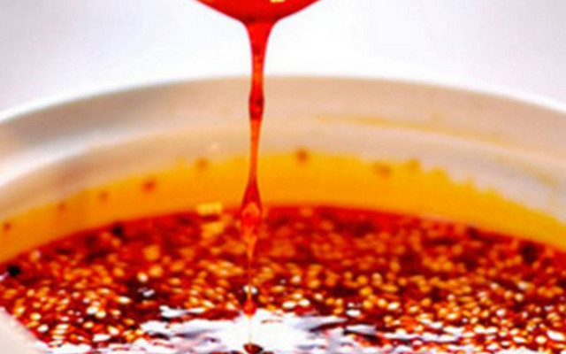 图片[3]-辣椒油怎么炸才最香 试试这样做 一大罐两三天就吃完！-起舞食谱网