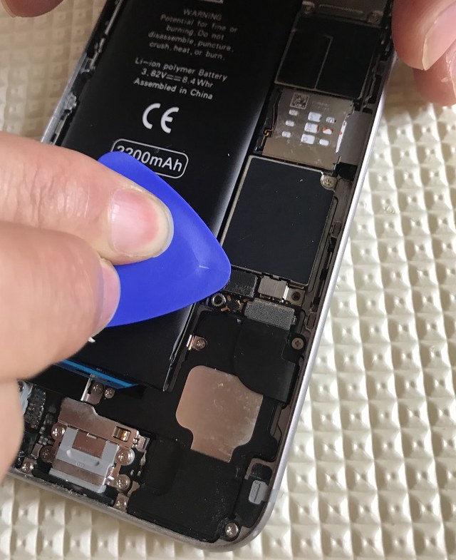 省钱又有成就感！苹果iPhone 6更换电池教程详解