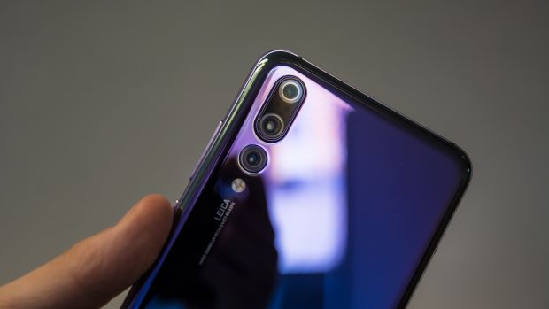 英媒权威性测评：全能型100分的三摄怪物华为公司P20 Pro