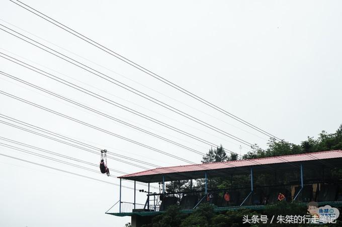 打卡重庆两个网红景点：一个差点治愈恐高症，一个夜色美的不像话