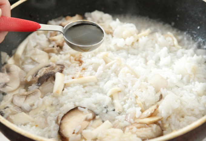 图片[7]-剩米饭别再炒饭了来试试这样的新方法出锅后饭菜都有了-起舞食谱网