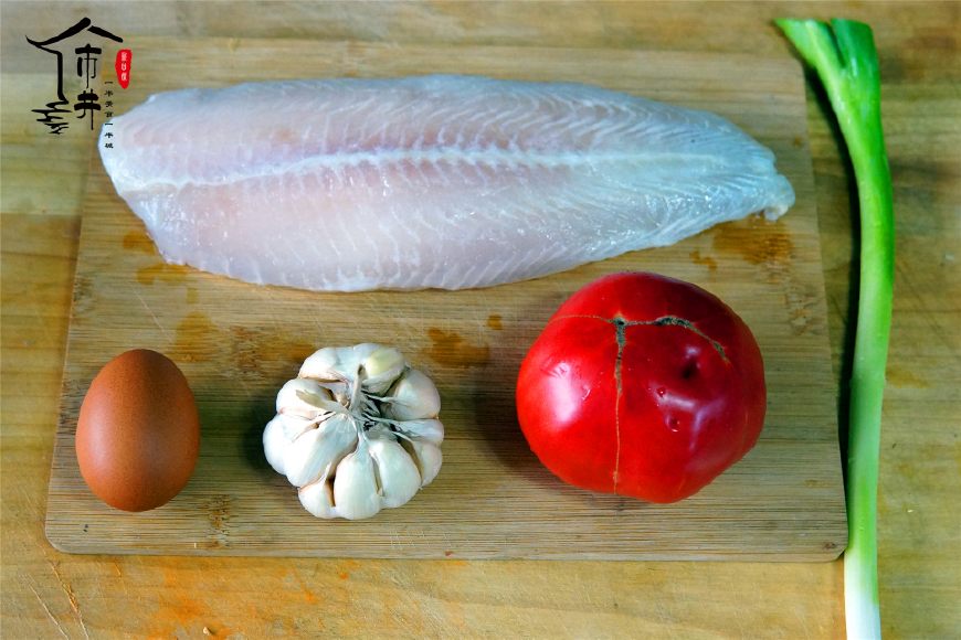 This dish does not have fish bone, be afraid that the person that has a fish can learn, child of old person of this kind of taste likes