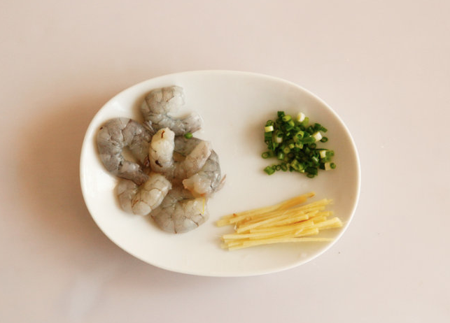 图片[2]-秘制的鲜虾粥配方颜色好看营养又健康儿子连着喝了3碗还要-起舞食谱网