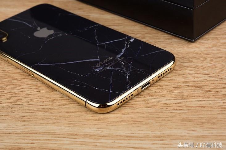 黑白根订制版的iPhoneX拆箱感受：13888元值不值？