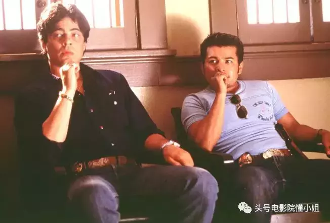 又有观众爽到了!牛片《边境杀手》再出续集 “灭霸”端枪突突突