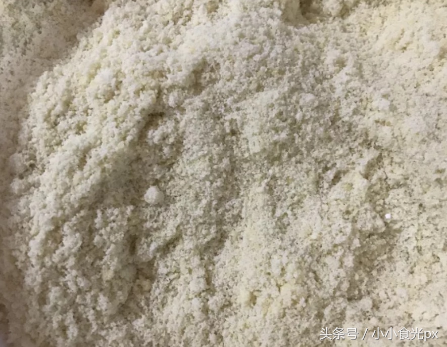 在家就能做火爆台湾的咸蛋黄饼干，鲜香酥脆，绝对惊艳你的味蕾