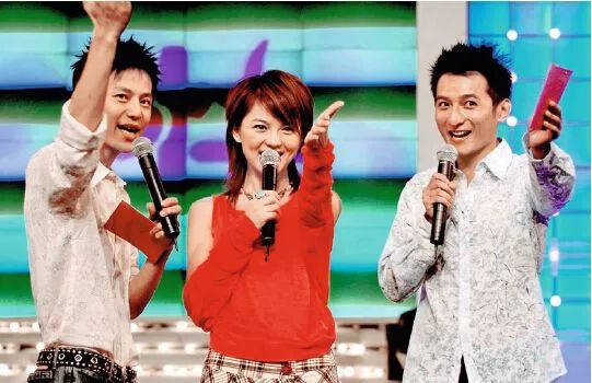 Ever was cold-shouldered to do not have a room to do not have accident of award of music of car, gold to brush a shoulder by first love, 