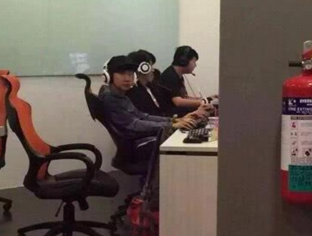 Ever was cold-shouldered to do not have a room to do not have accident of award of music of car, gold to brush a shoulder by first love, 