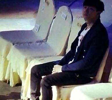 Ever was cold-shouldered to do not have a room to do not have accident of award of music of car, gold to brush a shoulder by first love, 