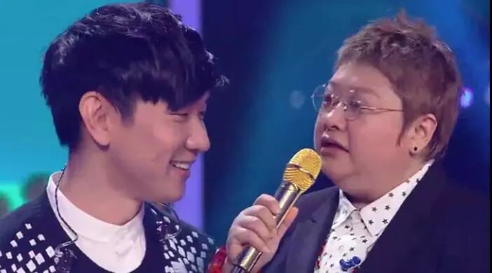 Ever was cold-shouldered to do not have a room to do not have accident of award of music of car, gold to brush a shoulder by first love, 