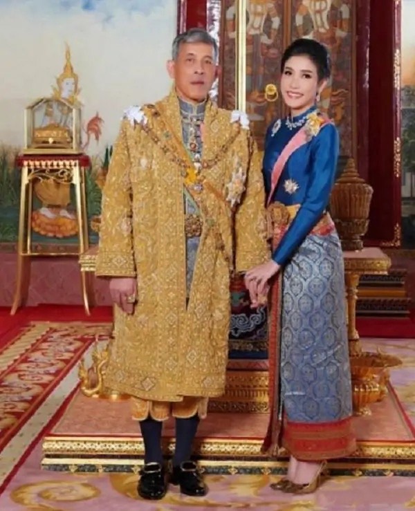 真实版“甄嬛”有点段位，挑衣服都让国王陪，