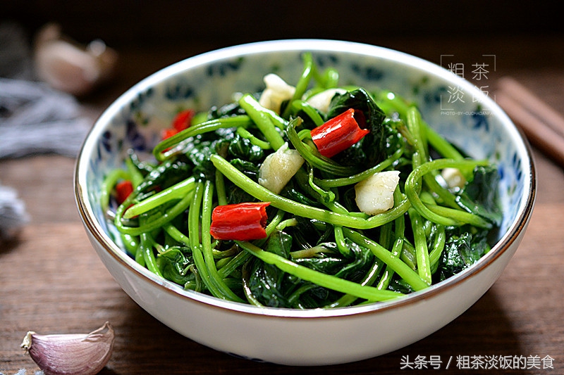 这种菜以前没人要，现在都抢着买，女人多吃皮肤好还解毒