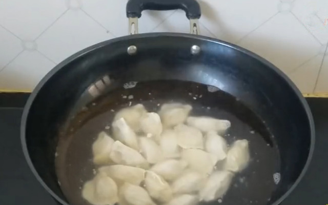 图片[8]-酸汤水饺 酸辣爽口 十分开胃 喜欢吃的就学着做！-起舞食谱网