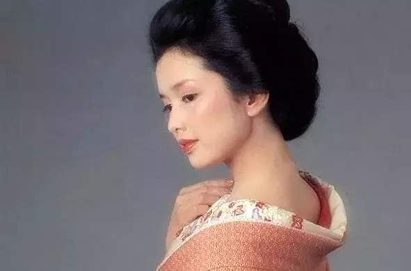 日本昭和时代的30位女演员,真的美到无法超越……