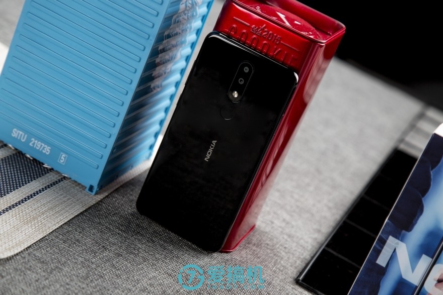 钦定千元最强神机！Nokia X5图赏：还是那个能砸核桃的诺基亚吗？