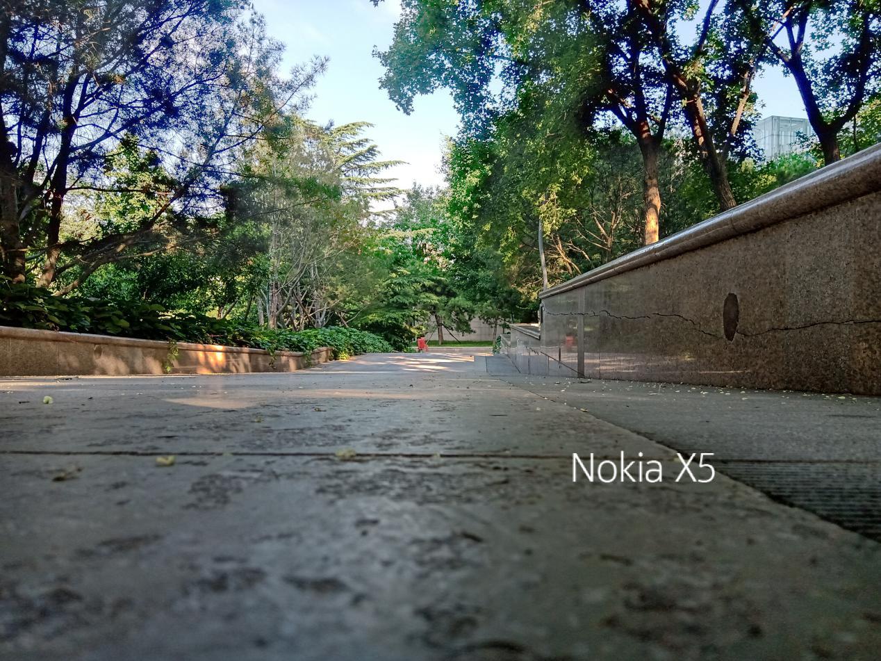 Nokia X5评测 千元手机旗舰外表 这样的二奶机是你想要的吗