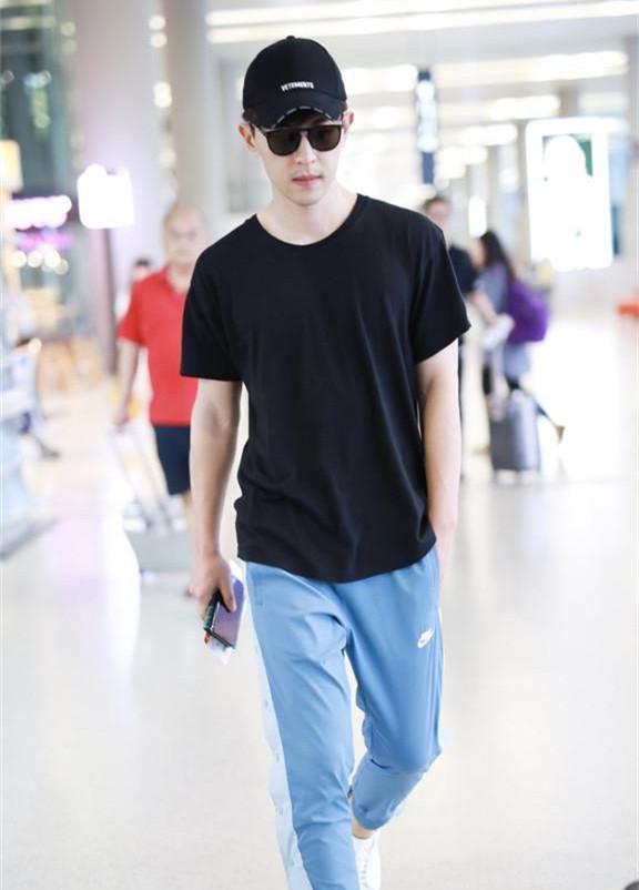 The person morale when Deng Lun shows a body is high really, close quarters looks, he grows white hair! 