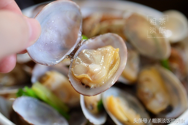 花蛤好吃又不贵，但许多人在做的时候跳过了这一步，难怪没法吃！