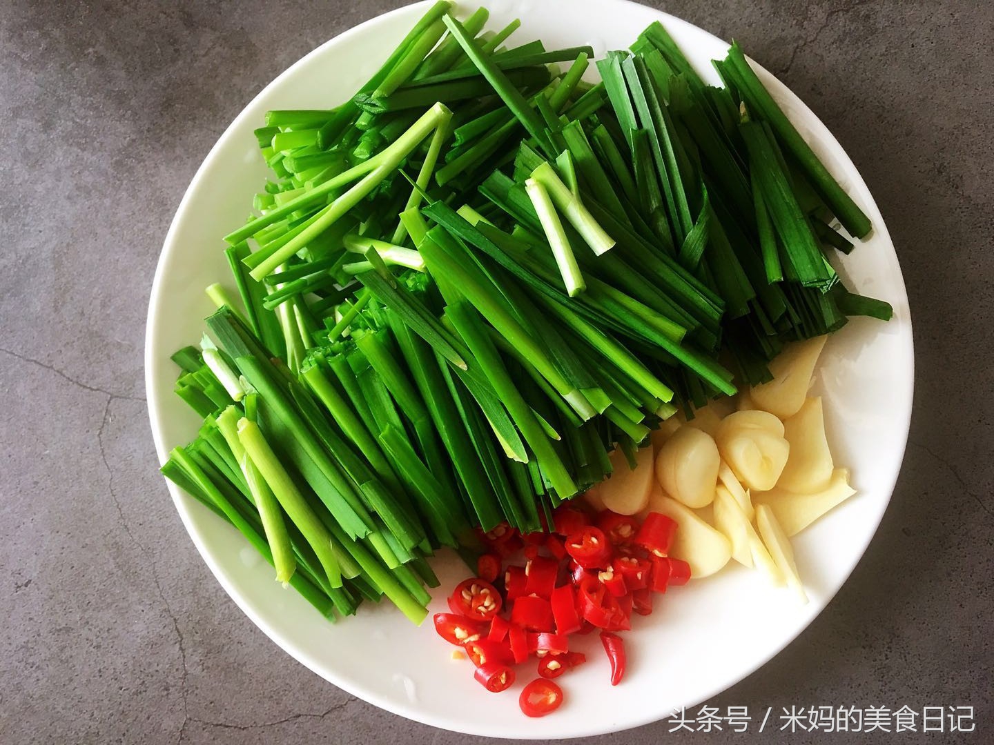 图片[5]-鸭血炒韭菜做法步骤图 十分钟就上桌比吃肉过瘾-起舞食谱网