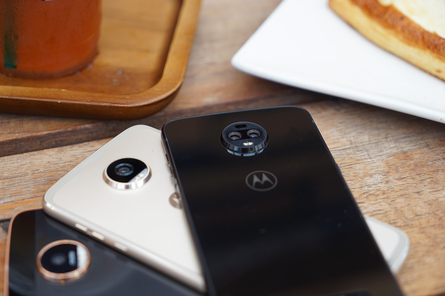 motorola z3首发评测：快人一步使用5G 能否逆风翻盘？