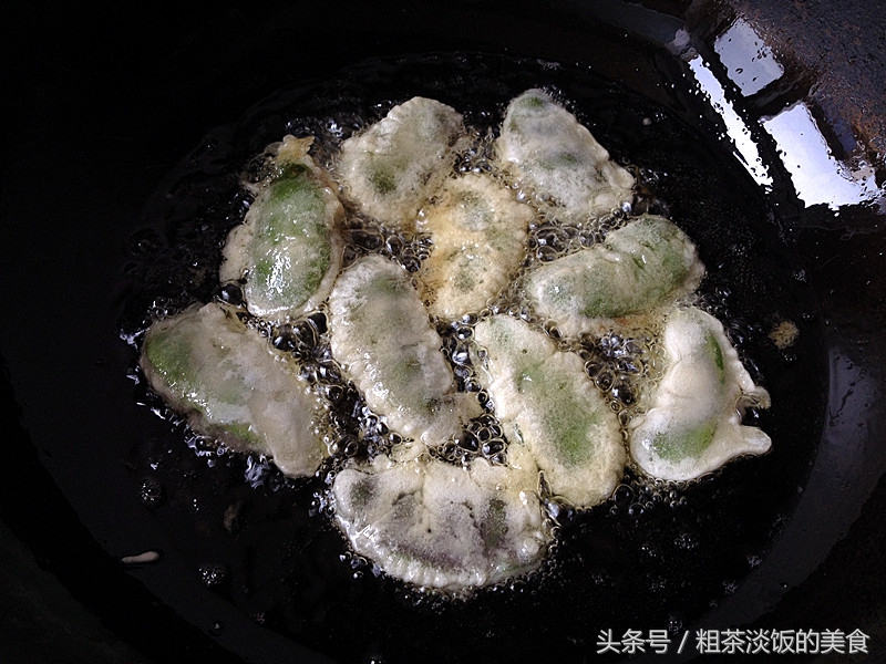 扁豆最好吃的做法，可别错过，外酥里嫩鲜美可口，每次上桌都抢光