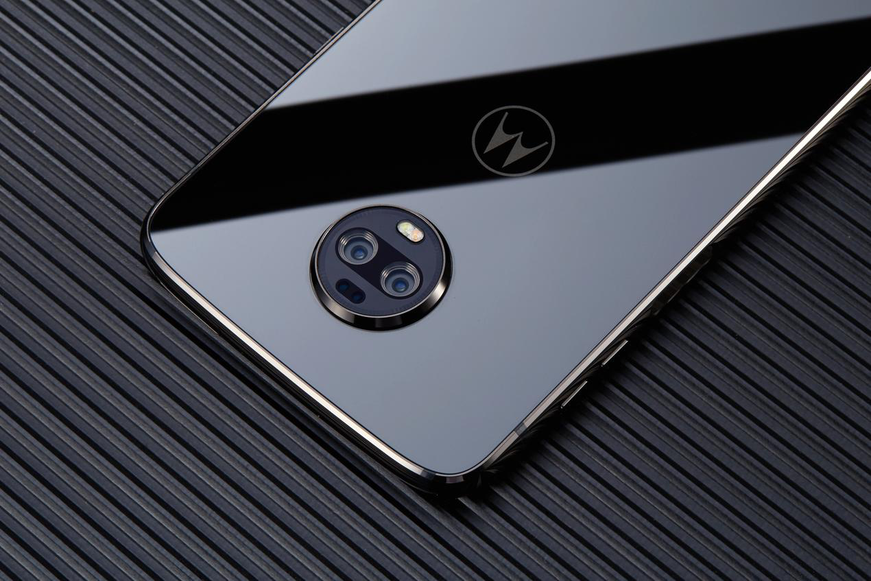 全世界第一款5G商务接待旗舰级，motorola z3图赏