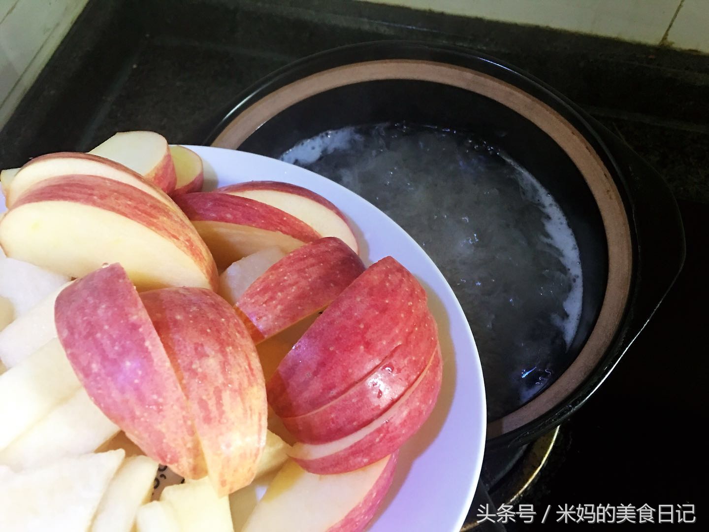 图片[8]-苹果雪梨银耳汤做法步骤图 清肺润燥养颜常喝身体气色好-起舞食谱网