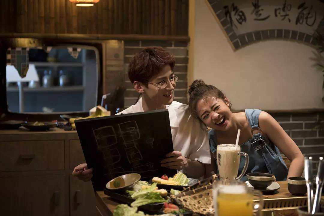 Groups of small Bai Jingting too treasure! Art of spare time from one's main work to attend to sth else is pulled step on oneself, 