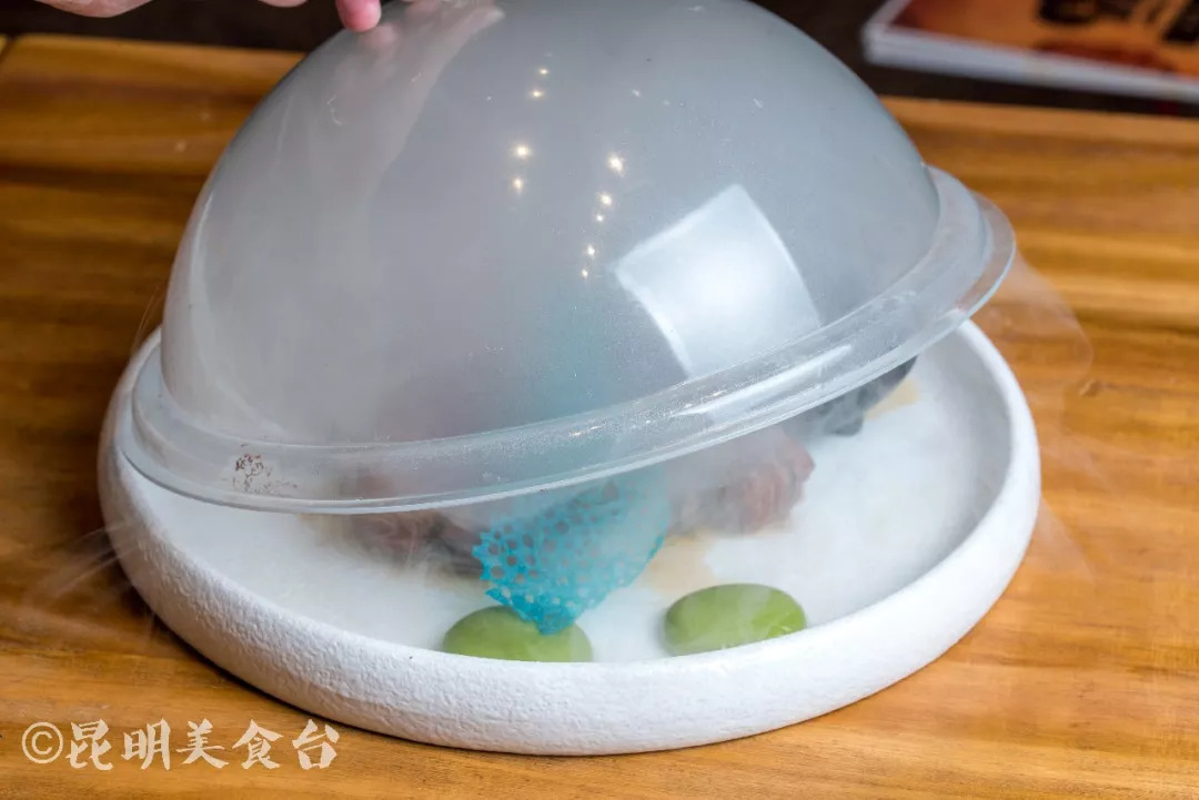 Allegedly this is, kunming sweethearts loves the place that go most, but " look up at sky "