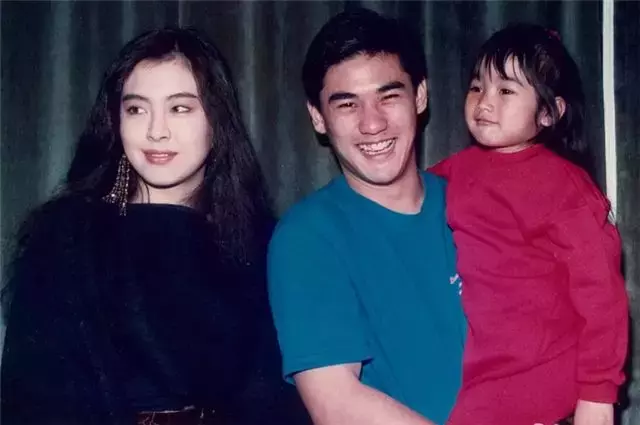 1990年王祖贤最高产,一年拍10部影片,最后一部造型最吓人